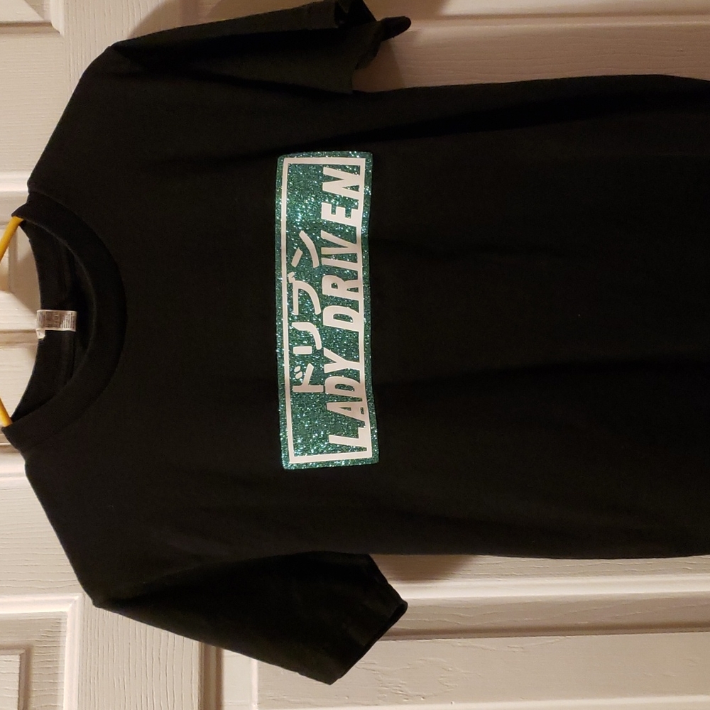 Ladys black T shirt sz small